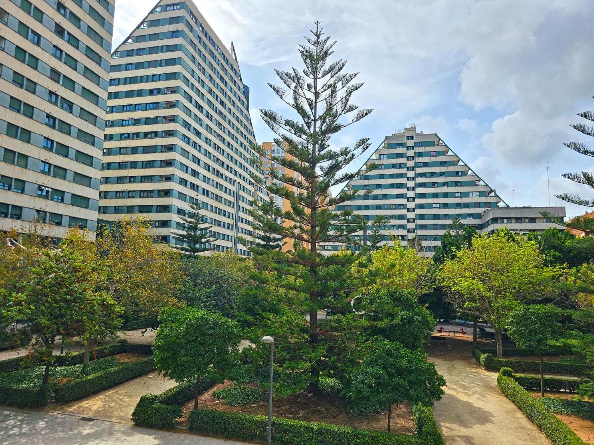 Apartamentos Las Ciencias Studio P บาเลนเซีย ภายนอก รูปภาพ